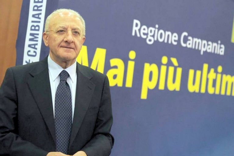 De Luca non vaccinati
