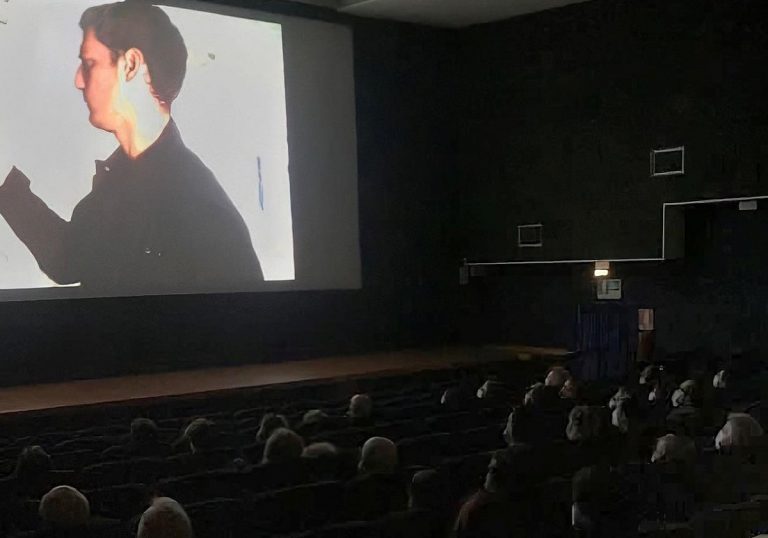 Un interno del cinema Edera