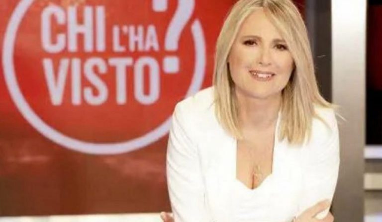 Federica Sciarelli cambia outfit