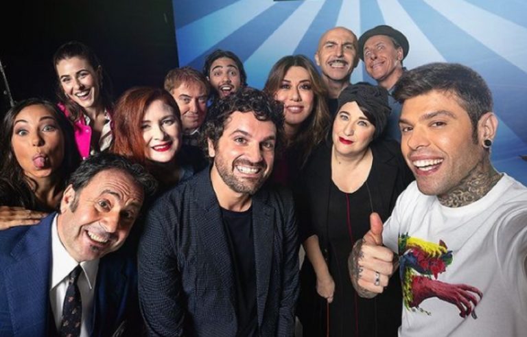 Lol 2 cast