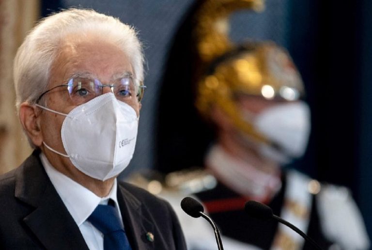 Il Capo dello Stato Mattarella durante la cerimonia che ha visto premiare anche Daniele De Angelis