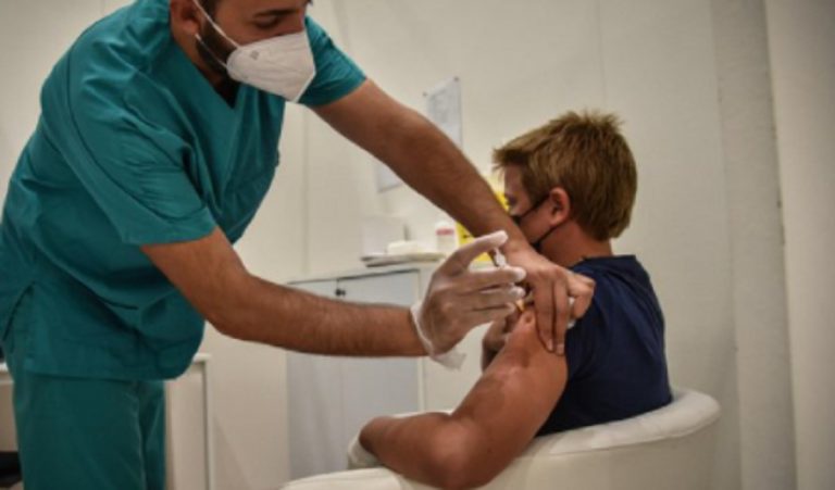 ragazzo 12 anni padre no vax
