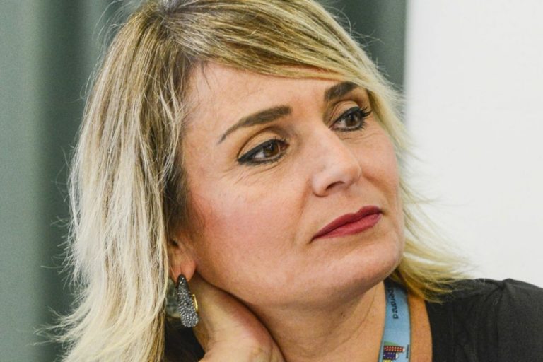 Viola persone non vaccinate