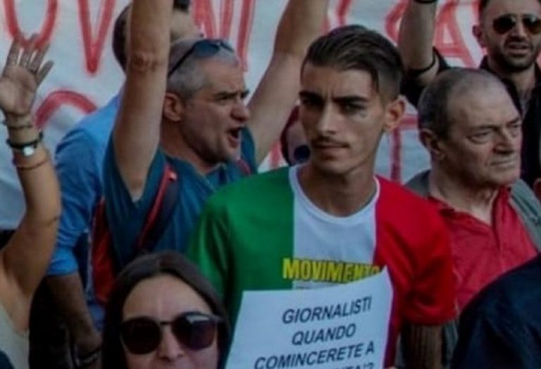 Gabriele “Zeno” Molgora in corteo