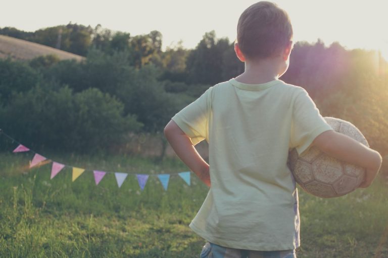 Divieto di giocare a calcio in piazza per i bambini di Bellegra