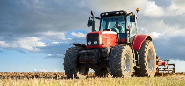 trattori su ruote 768x357