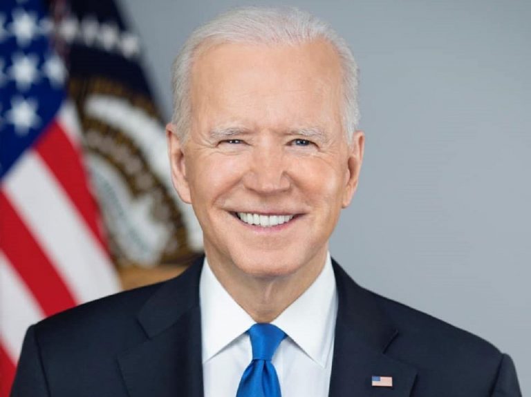Joe Biden ha una gatta da pelare con vaccini e leggi