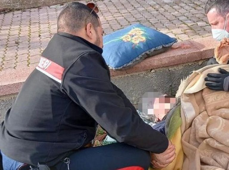 L'anziana soccorsa dai Carabinieri di Martina Franca
