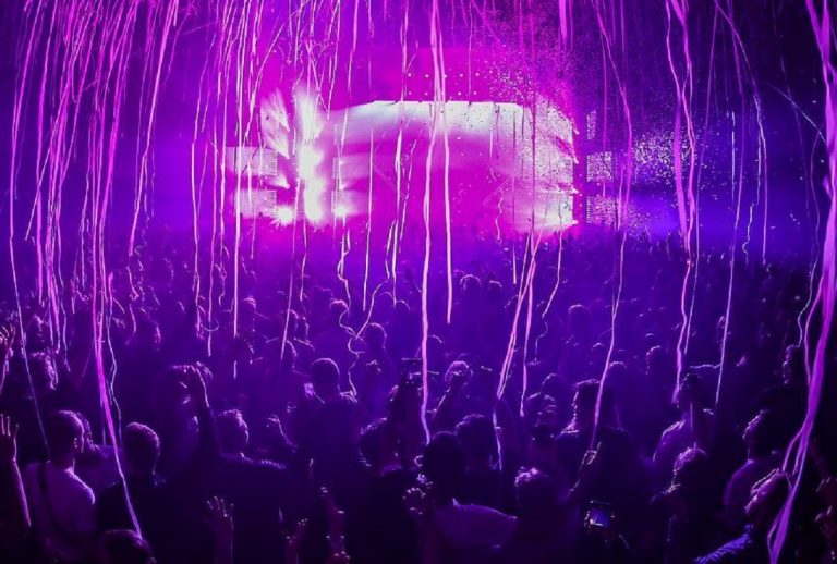 Il concerto del Dj Jensen ad Aalborg che avrebbe generato un cluster Omicron