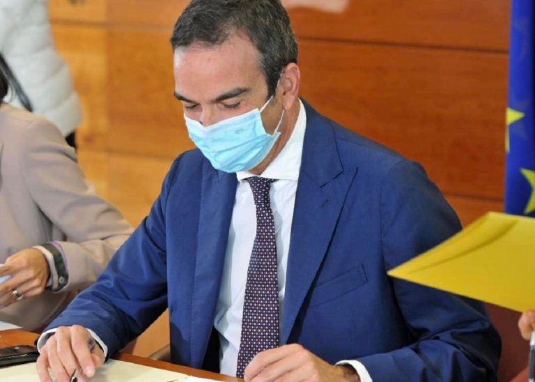 Il governatore della Calabria Roberto Occhiuto