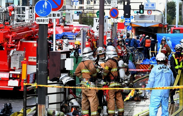 Una delle "squad" dei Vigili del Fuoco intervenuta ad Osaka