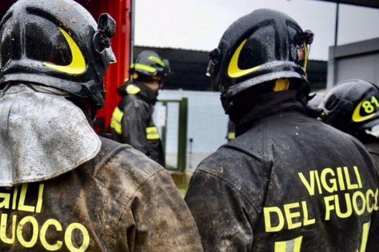 Terremoto Lombardia crolla edificio