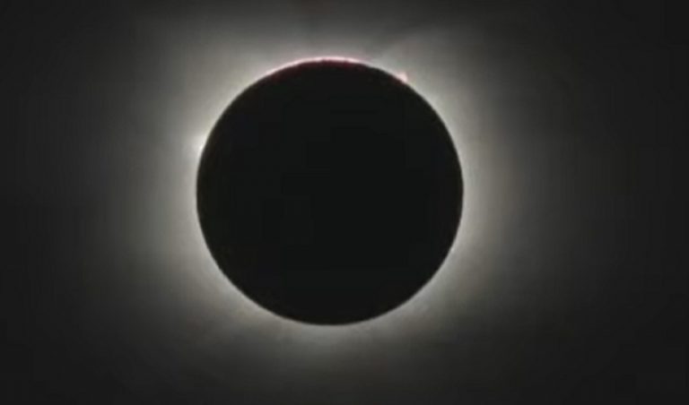 eclissi solare totale