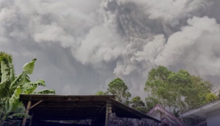 Eruzione vulano Semeru