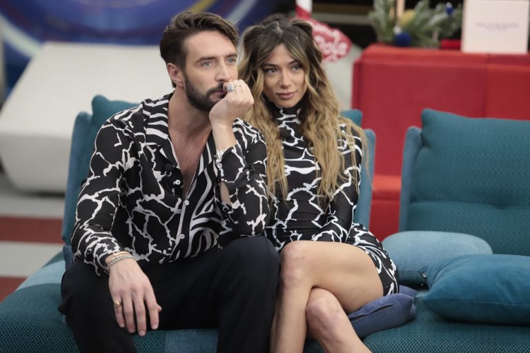 Soleil Sorge prima piange e poi ride con Alex Belli continua su: https://www.fanpage.it/spettacolo/programmi-tv/gf-vip-soleil-sorge-prima-piange-e-poi-ride-con-alex-belli-il-video-del-fuori-onda-sconcertante/ https://www.fanpage.it/