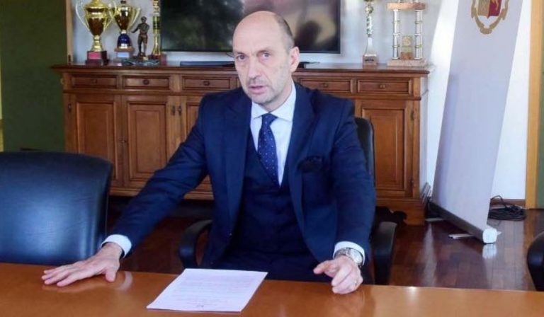 suicidio questore Biella