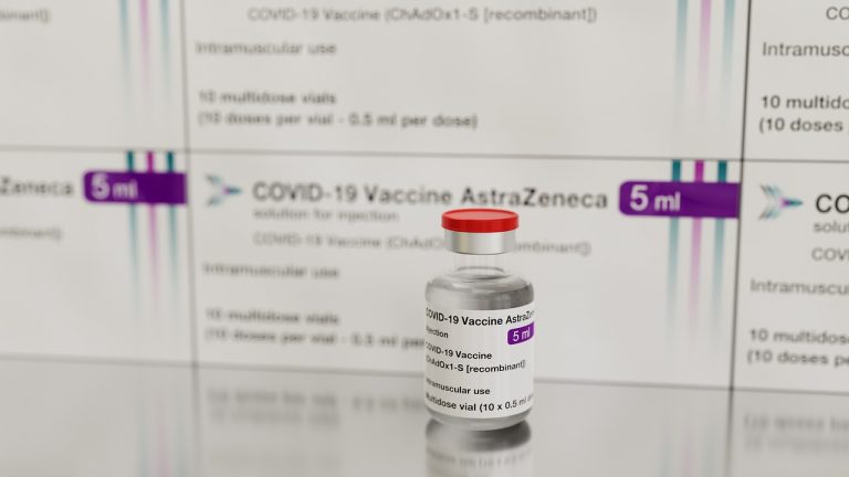 AstraZeneca annuncia che è al lavoro su un vaccino anti Omicron
