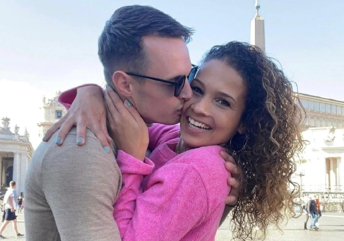 Shona Shukrula e Jeff Hardeveld a Piazza San Pietro a Roma