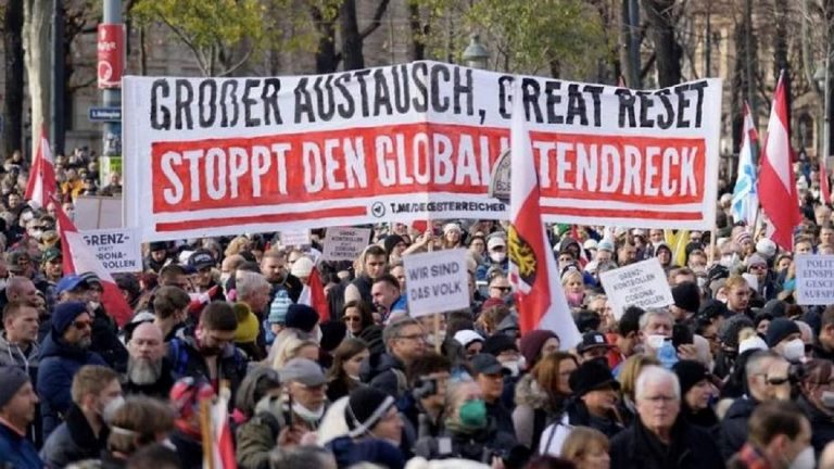 Una manifestazione No Vax in Austria