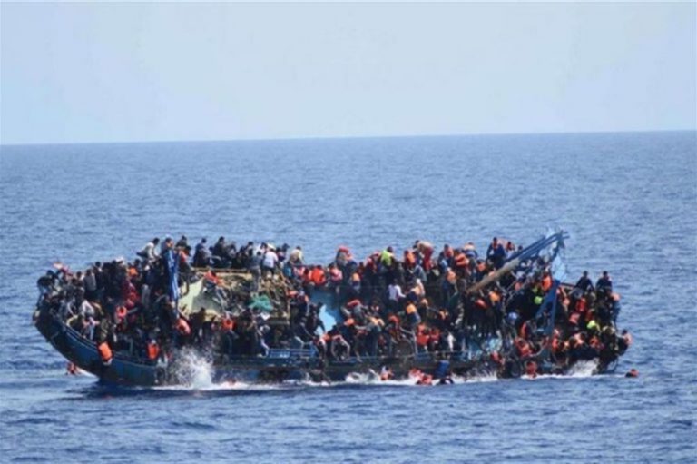 Barcone con migranti