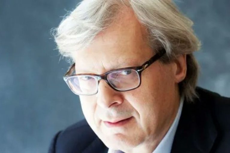 Berlusconi Sgarbi operazione scoiattolo
