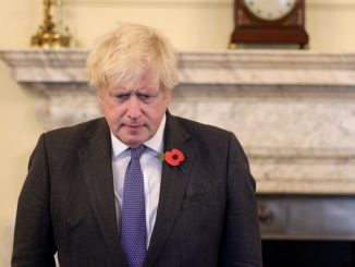 Boris Johnson scusa Regina