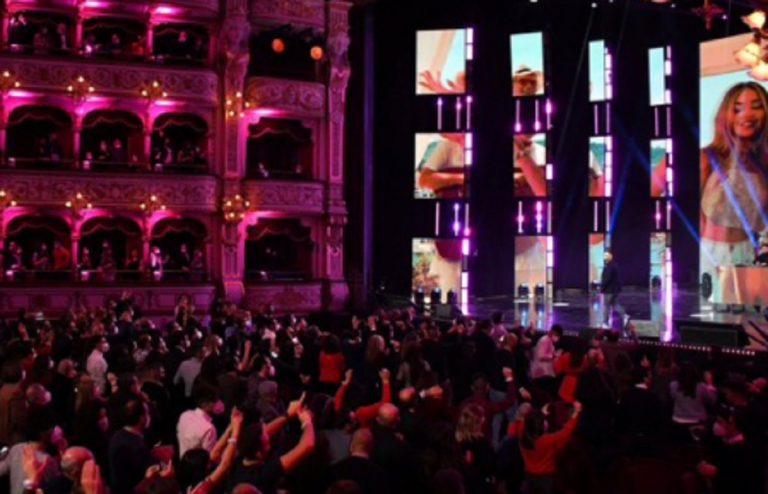 trenino capodanno canale 5