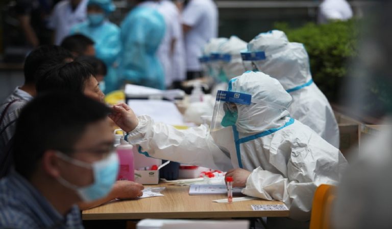 Omicron, variante arrivata in Cina dopo una lettera dal Canada