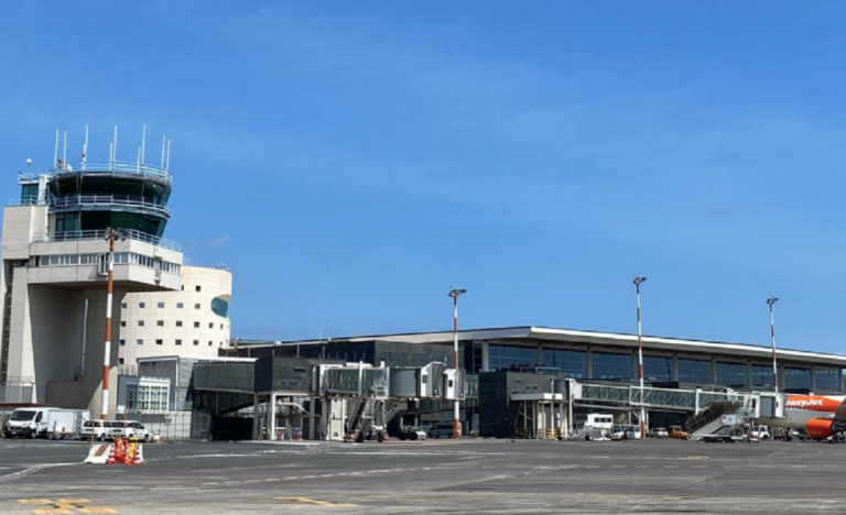 L'aeroporto di Catania dove il 12enne è stato fermato