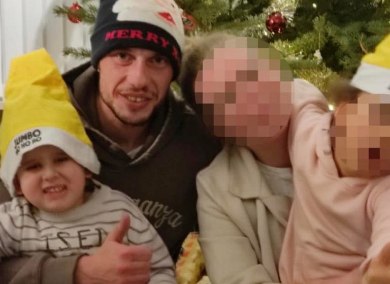 Il piccolo Dean con Dave De Kock, indagato per ila sua uccisione