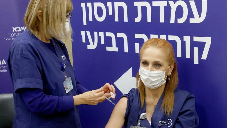 In Israele la IV dose verrà somministrata a tutti i maggiorenni