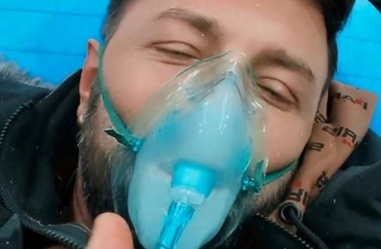 Luca Sepe nell'ambulanza dopo il contagio e peggioramento del Covid contratto