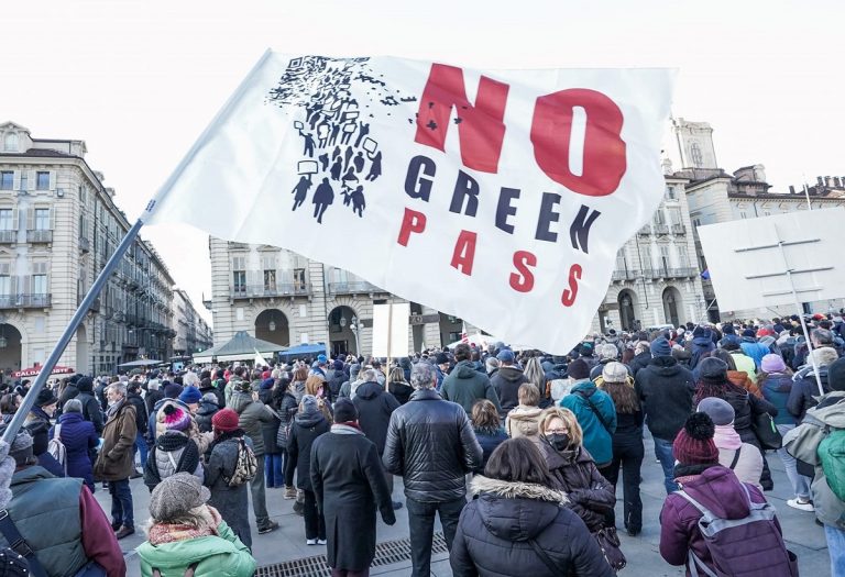 Prima manifestazione No Green Pass del 2022 a Torino