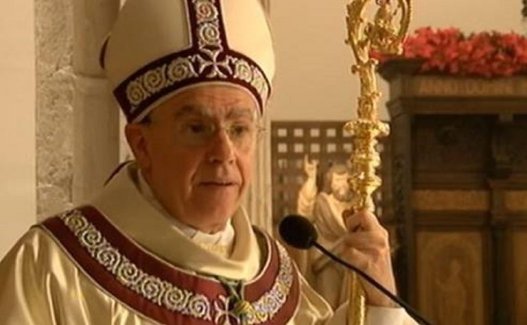 Il vescovo di Teano Giacomo Cirulli