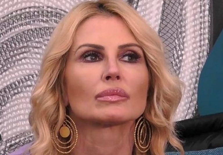 Nathaly Caldonazzo minacciata al GF Vip