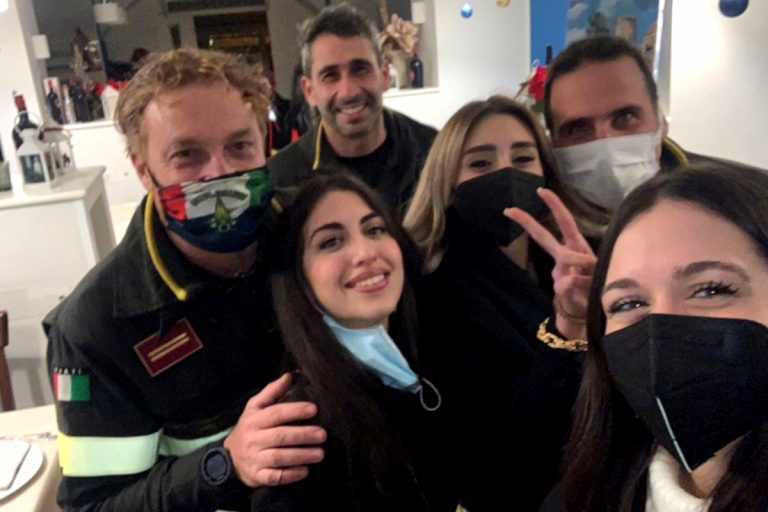 tre ragazze intrappolate