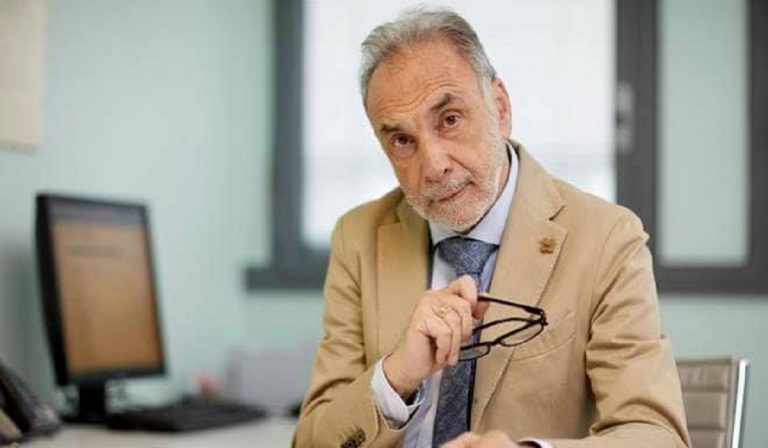 Covid, Remuzzi: "Tra Delta e Omicron, la seconda potrebbe salvarci"