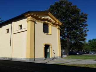 Monza, sulla chiesa di Muggiò bestemmie scritte