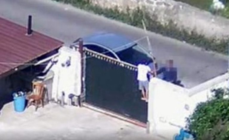 Una delle immagini raccolte dai Carabinieri sullo spaccio