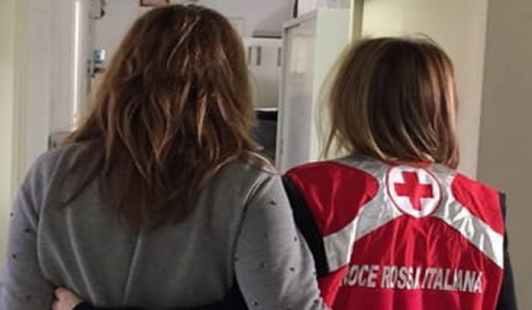 Cagliari, studentessa molestata: caccia all'uomo