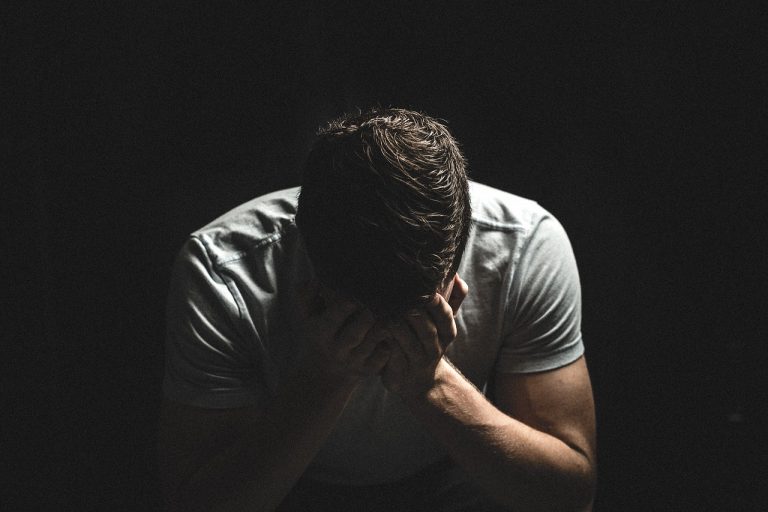Ragazzo depresso