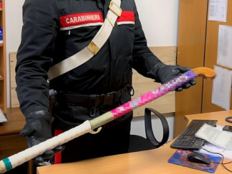 La mazza fa hockey sequestrata dai Carabinieri