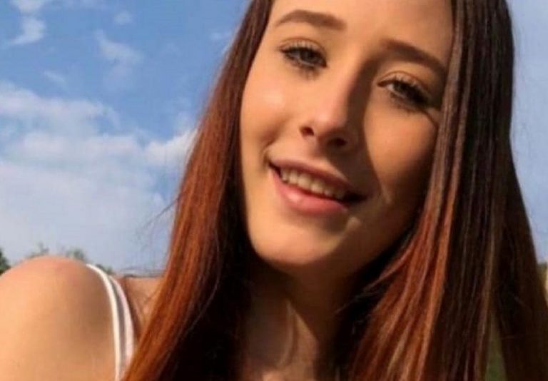 Irene Sala morta a 17 anni nell'auto guidata dall'amico senza patente: lacrime al funerale