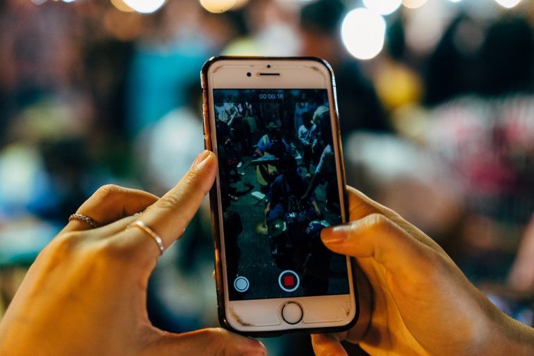 Una ragazzina pakistana si è sparata su TikTok