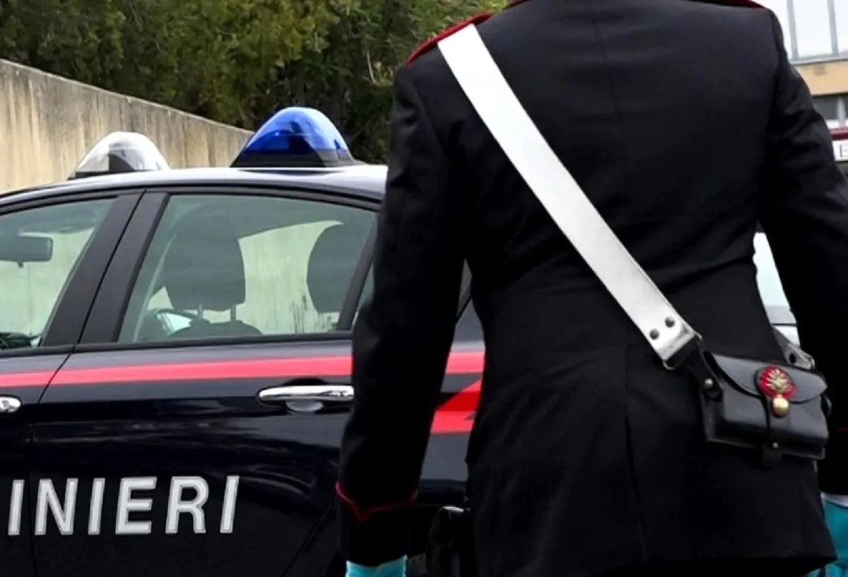 Sul luogo della tragedia sono intervenuti anche i carabinieri