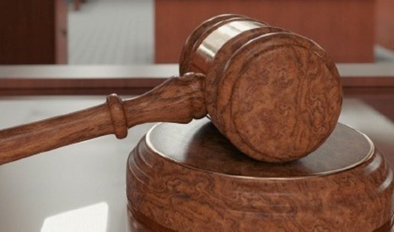Una donna inglese condannata per aver provocato la morte dei due figli ubriaca alla guida