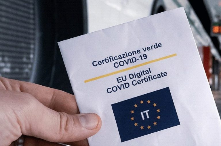 Super Green Pass per over 50 e lavoratori, cosa sta per cambiare