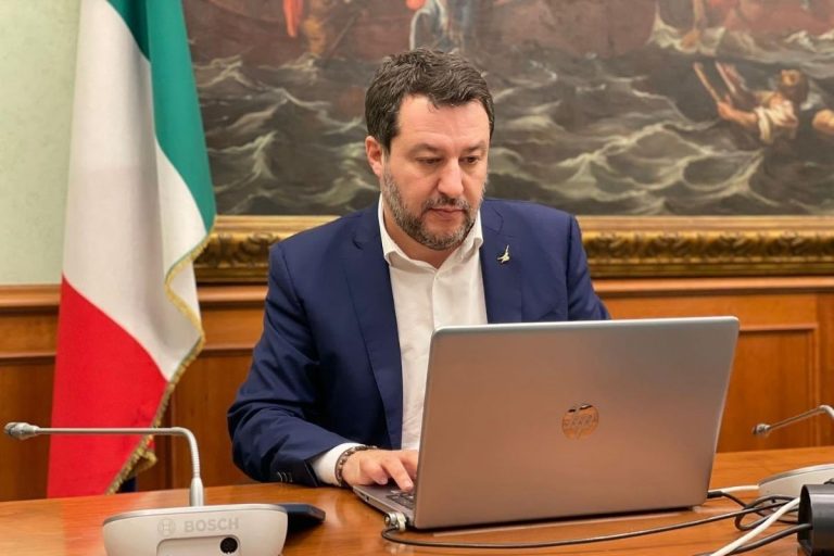 Caro bollette Salvini