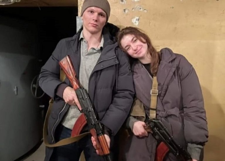 Yaryna e Sviatoslav in armi contro i russi dopo le nozze