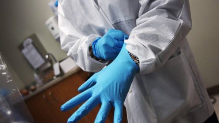 Medico arrestato